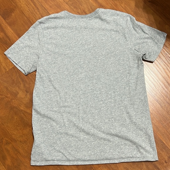 The Nike Tee Dri-Fit Size Large - Picture 5 of 9